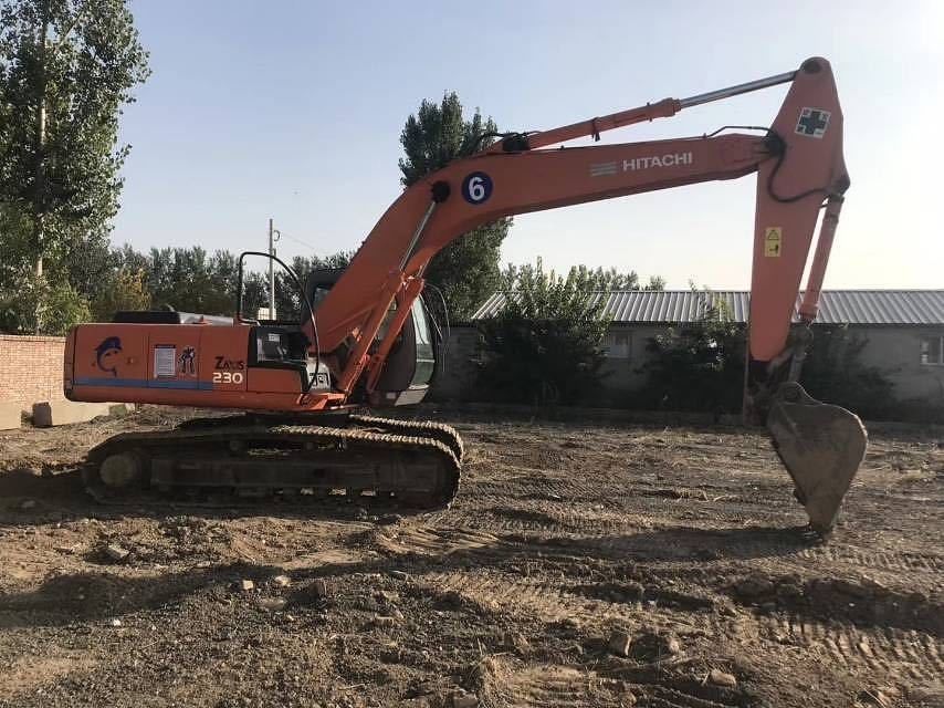 فروش گرم هیتاچی دست دوم ژاپن HITACHI ZX260 Excavator Crawler قیمت ارزان استفاده شده Excavator زنجیره ای