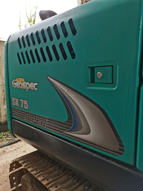 کوبلکو SK200 مینی حفاری استفاده شده کوبلکو SK75 کیفیت خوب قیمت ارزان حفاری هیدرولیک دست دوم