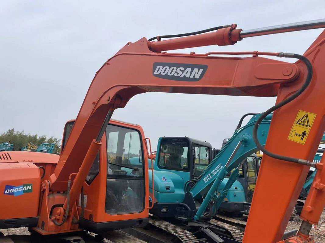 مینی حفاری مورد استفاده Doosan DX75 حفاری کوچک ماشین آلات مورد استفاده 6 تن حفاری دست زمین حفاری کوچک