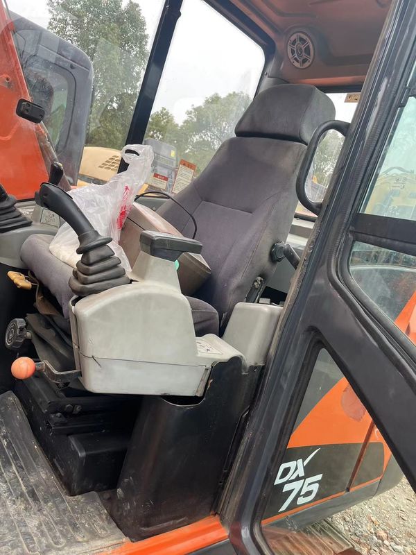مینی حفاری مورد استفاده Doosan DX75 حفاری کوچک ماشین آلات مورد استفاده 6 تن حفاری دست زمین حفاری کوچک