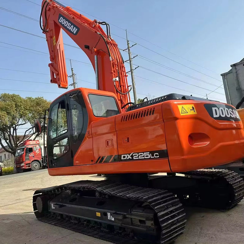 رنگ اصلی و حالت ماشین حفاری دست دوم دوسان DX225LC برای فروش
