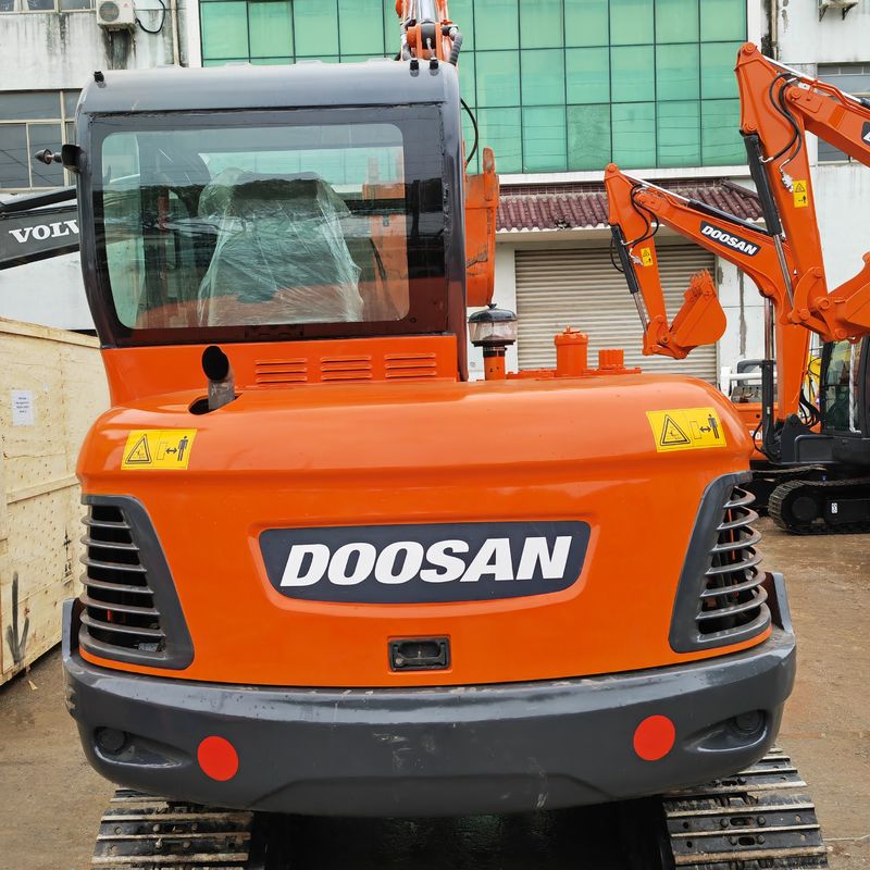 ميني Excavator دوسان استفاده شده Dx55 دست دوم ميني Digger رنگ اصلی