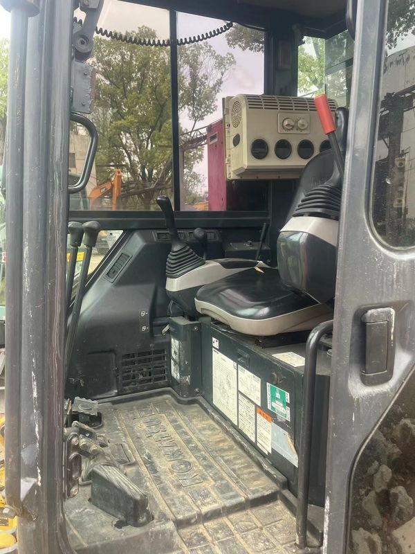 قیمت پایین در سهام کاوشگر خزنده Komatsu PC20 با کابین حفاری دست دوم ژاپن استفاده شده Komatsu کاوشگر خزنده هیدرولیک استفاده شده