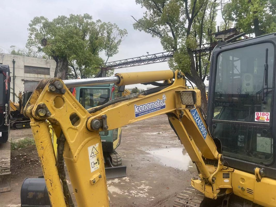 کاوشگر ژاپنی Komatsu PC20 با کابین