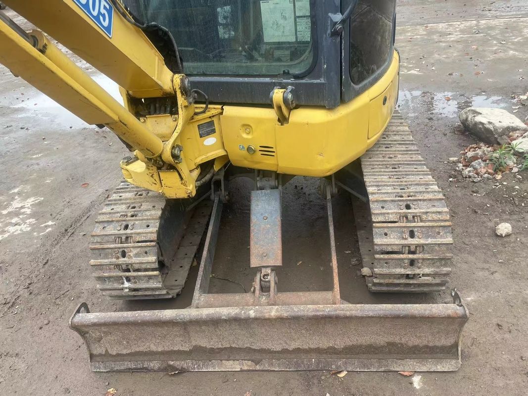 کاوشگر ژاپنی Komatsu PC20 با کابین