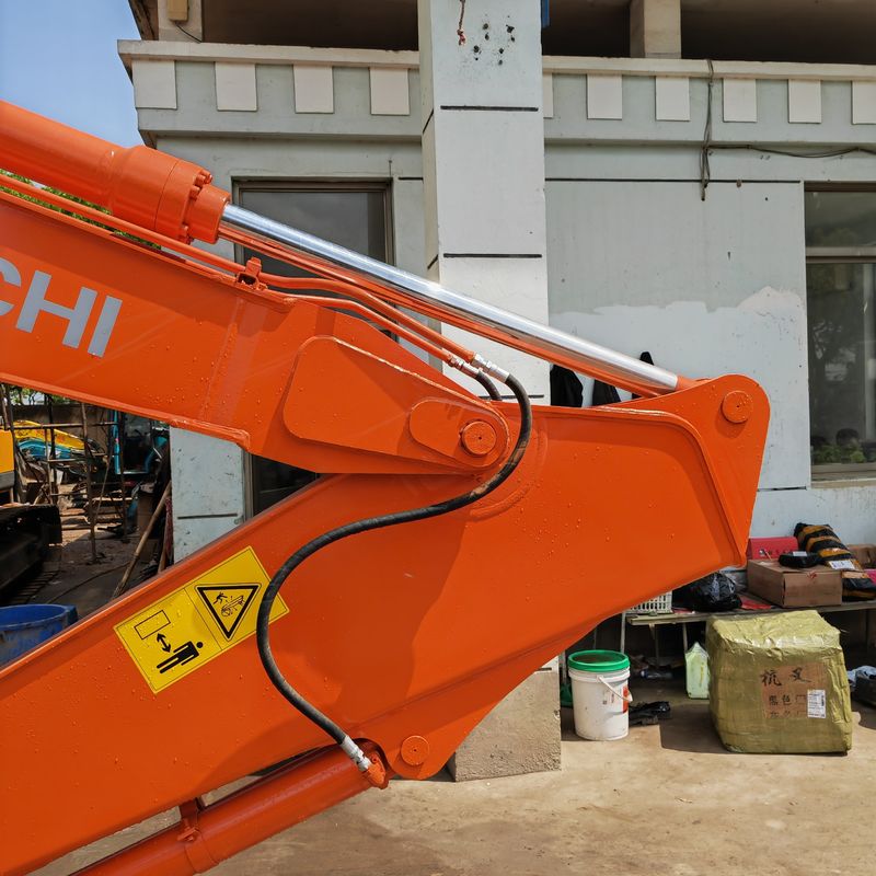 هیتاچی در انبار 90 درصد دست دوم هیتاچی zx135 / استفاده شده حفاری خزنده هیتاچی zx135 برای فروش