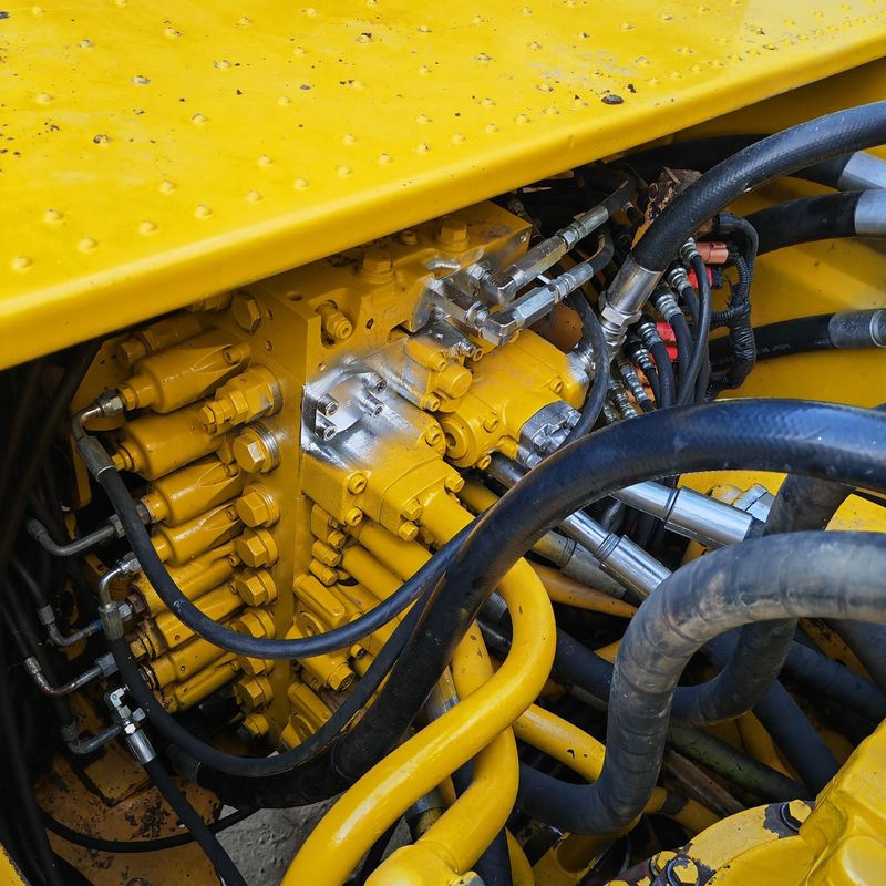 ماشین های حفاری زومبی استفاده شده 40/20 تن/ Komatsu PC400 PC200 PC30 PC40/ تجهیزات ساخت جاده استفاده شده