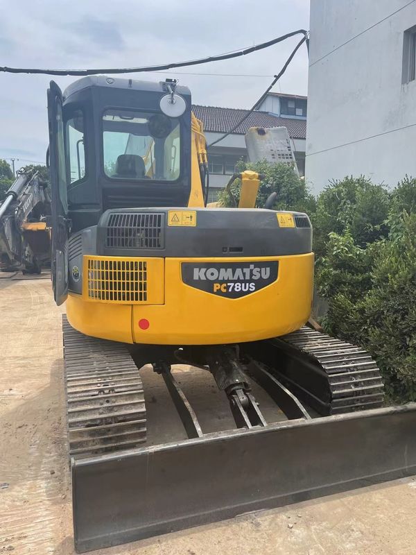 حفاری استفاده شده KomatsoPC70-8 / موتور اصلی دست دوم komatsu pc 70-8 ماشین آلات مهندسی استفاده شده komatsu pc70-8