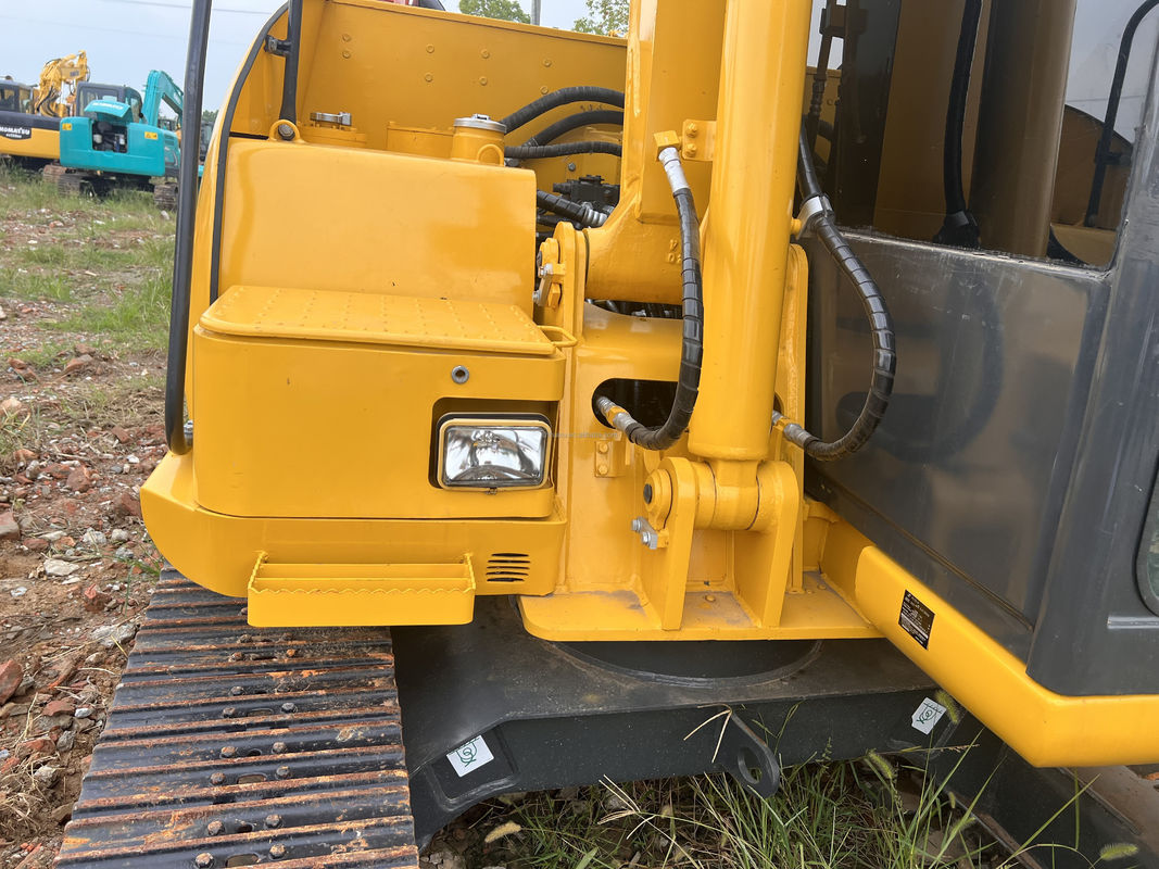 موتور قدرت بالا استفاده شده KOMATSU PC130 در فروش / دست دوم حفاری متوسط KOMATSU PC130