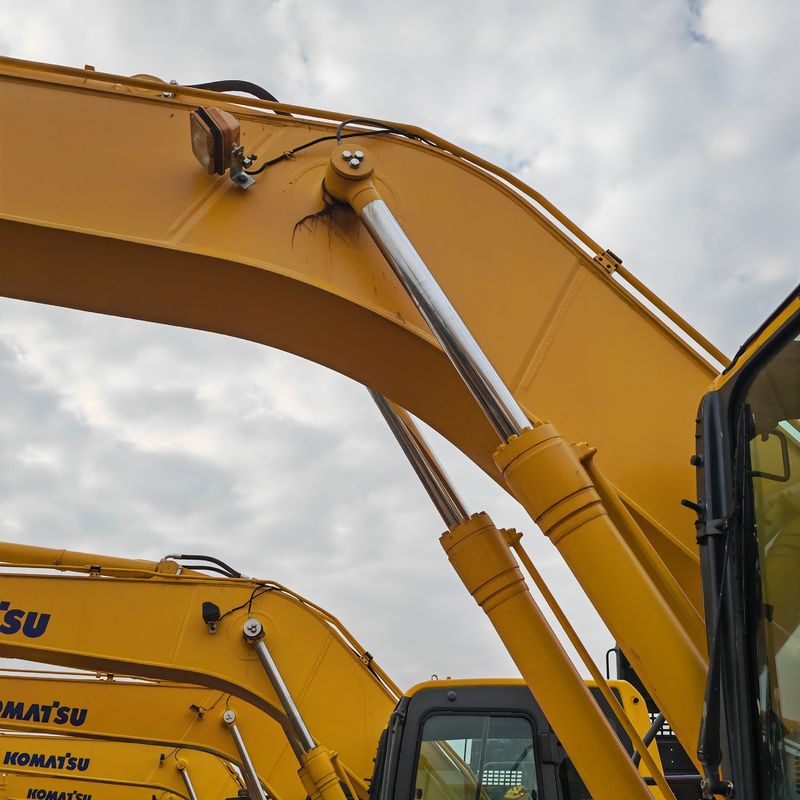 در انبار کاوشگر بزرگ استفاده شده KOMATSU PC220-8/New Arrival Second Hand KOMATSU PC220-8