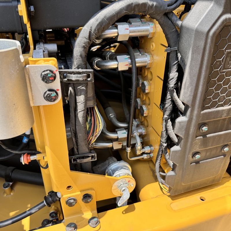 ژاپنی اصلی استفاده شده ماشین حفاری کوچک Caterpillar CAT307 305.5 303/ استفاده شده ماشین آلات حفاری خزنده کوچک